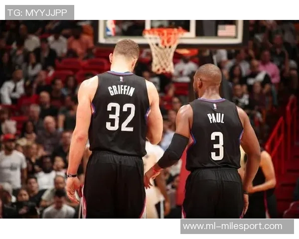 保罗回忆与格里芬的联系仍与昔日快船队友保持沟通 保罗回忆与格里芬的联系仍与昔日快船队友保持沟通