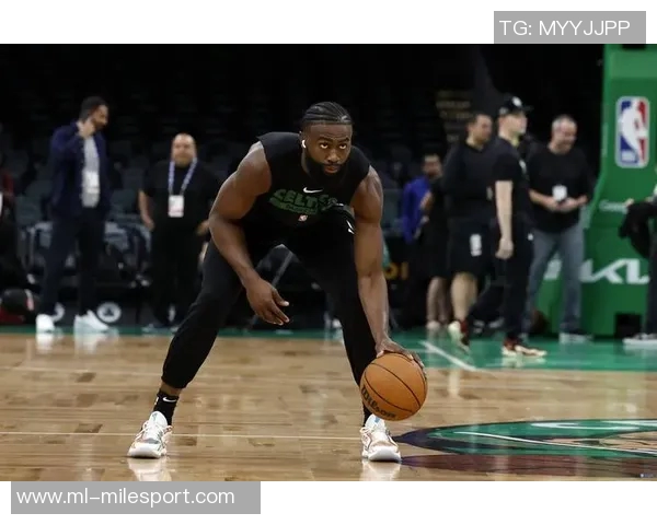 普理查德盛赞杰伦布朗具备顶级球员实力能轻松砍下40分或三双数据