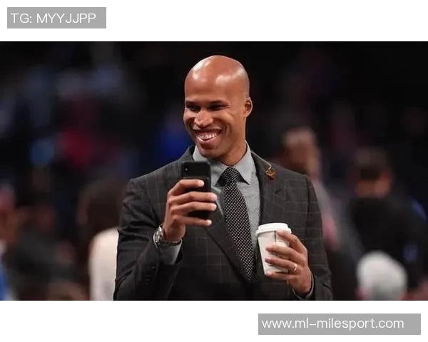 杰弗森回顾历史级别光头球员的辉煌成就与影响力分析