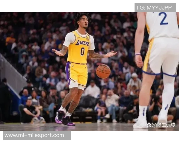 小尼克史密斯回顾湖人媒体日盛况与黄蜂时的鲜明对比 小尼克史密斯回顾湖人媒体日盛况与黄蜂时的鲜明对比